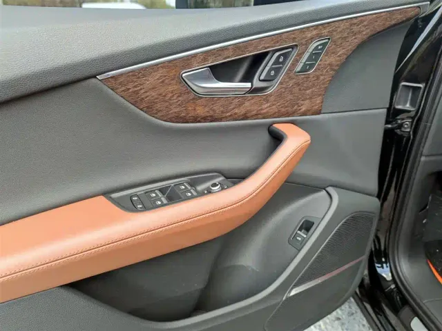 Audi Q7 — Фото автомобиля 15