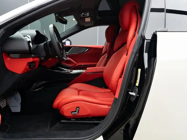 Ferrari Purosangue — Фото автомобиля 13