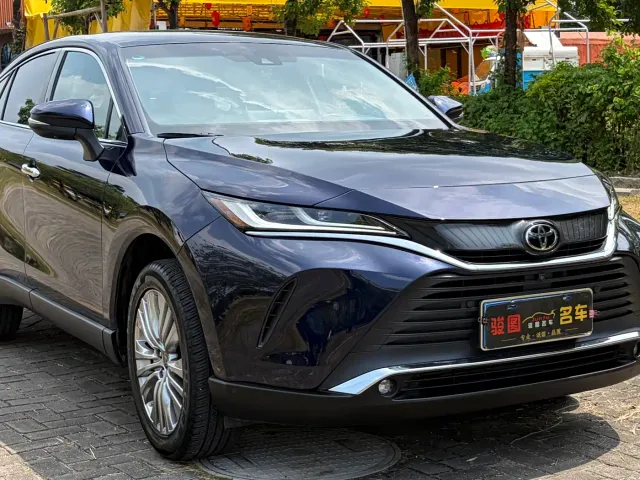 Toyota Harrier — Фото автомобиля 3