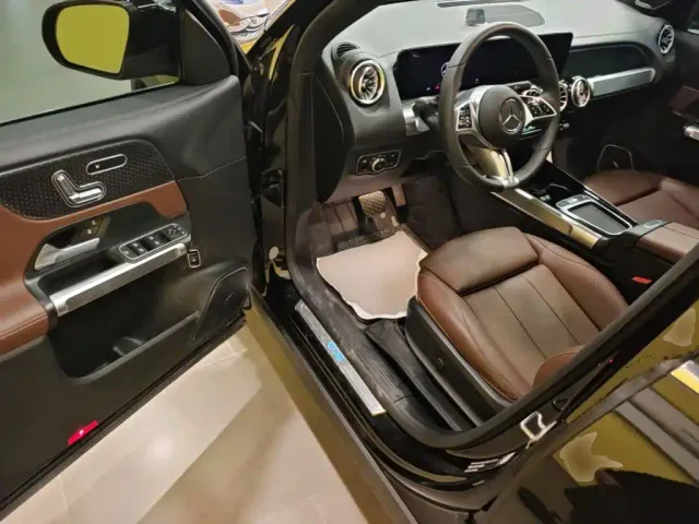Mercedes-Benz EQB — Фото автомобиля 15