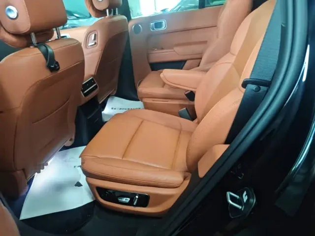 Li Auto L8 — Фото автомобиля 16