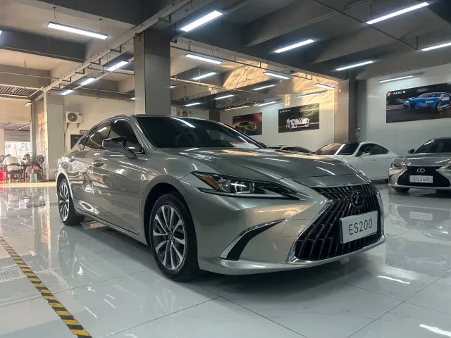 Lexus ES — Фото автомобиля 3
