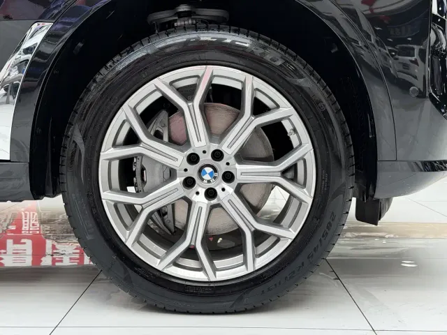 BMW X7 — Фото автомобиля 13