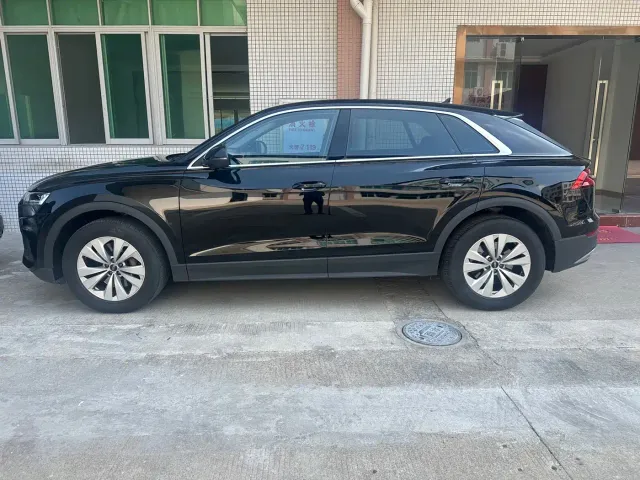 Audi Q8 — Фото автомобиля 9