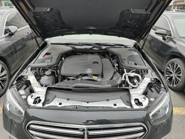 Mercedes-Benz E-Class — Фото автомобиля 19