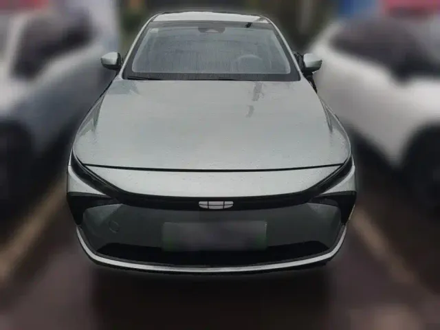 Geely Geometry G6 — Фото автомобиля 4