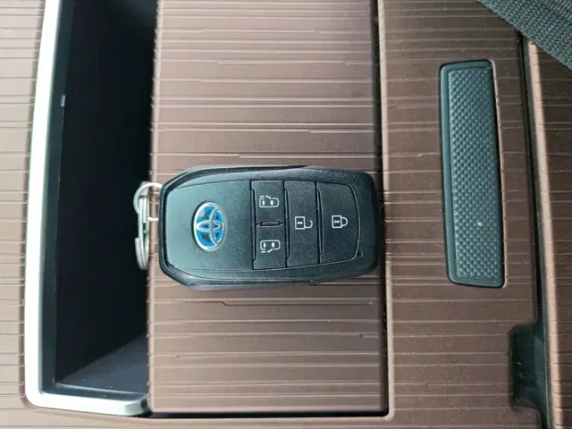 Toyota Sienna — Фото автомобиля 8