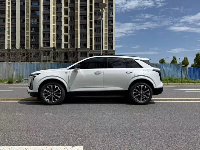 Cadillac XT5 — Фото автомобиля 4