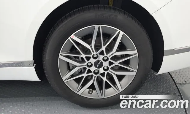 Genesis G80 RG3 — Фото автомобиля 6