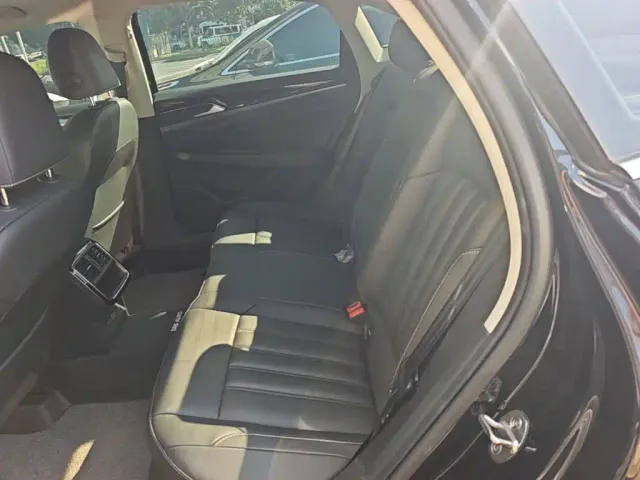 Volkswagen Passat — Фото автомобиля 16