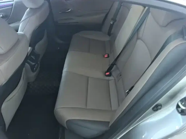 Lexus ES — Фото автомобиля 16