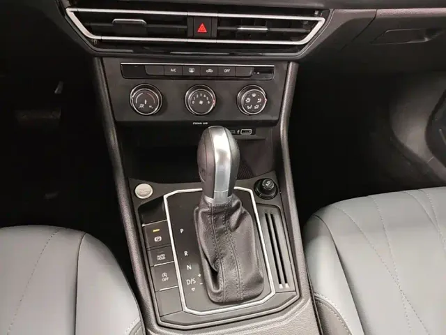 Volkswagen Lavida — Фото автомобиля 13