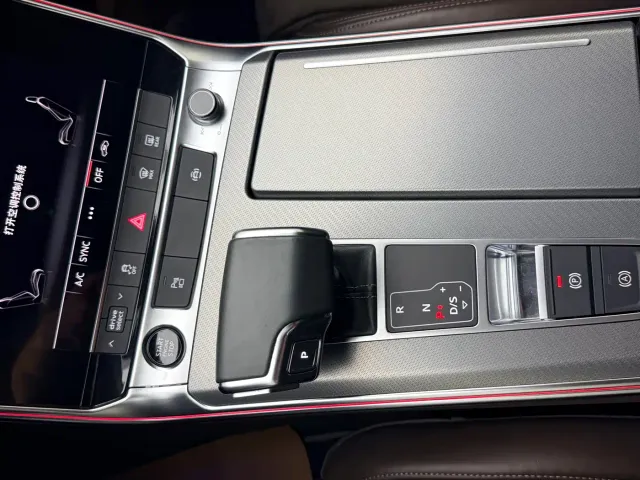 Audi A7L — Фото автомобиля 16