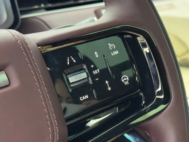 Land Rover Range Rover Sport — Фото автомобиля 16
