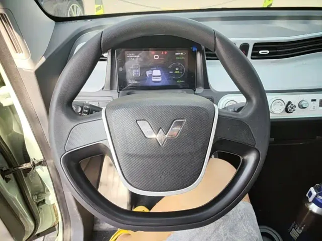 Wuling Hongguang Mini EV — Фото автомобиля 10