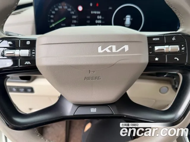 Kia Carnival Generation 4 — Фото автомобиля 6