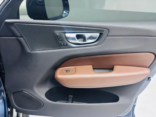 Volvo XC60 — Фото автомобиля 16