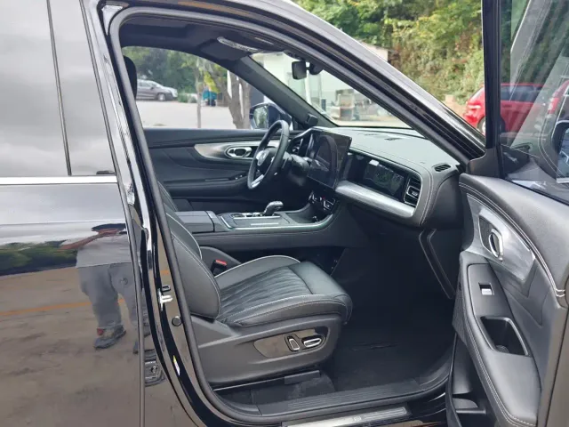 GAC Trumpchi GS8 — Фото автомобиля 11