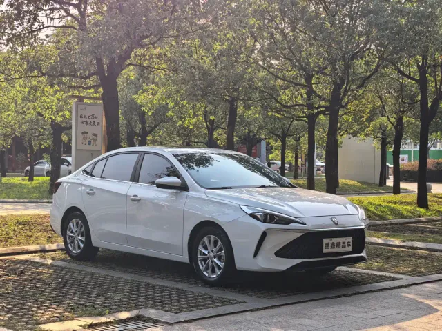 Roewe i5 — Фото автомобиля 3