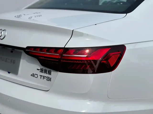 Audi A4L — Фото автомобиля 12