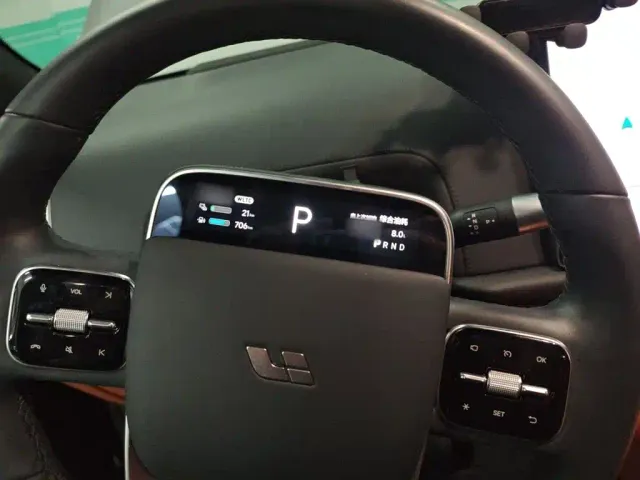 Li Auto L7 — Фото автомобиля 3