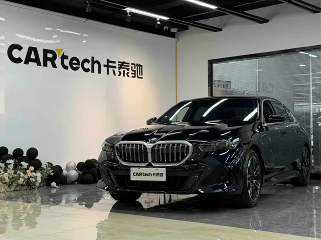 Фотография автомобиля — BMW 5 Series
