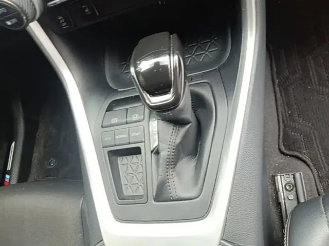 Toyota RAV4 — Фото автомобиля 13