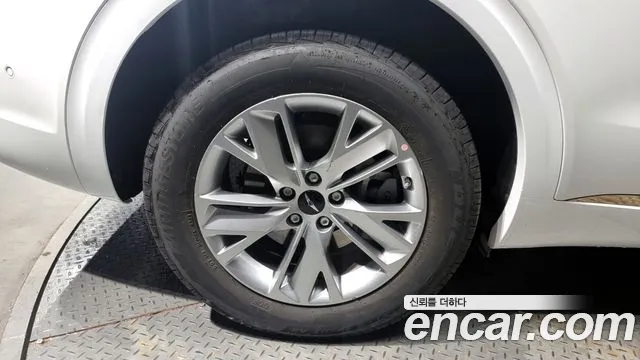 Genesis GV70 2.5T Бензин 2WD — Фото автомобиля 5
