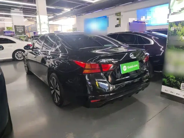 Nissan Teana — Фото автомобиля 4
