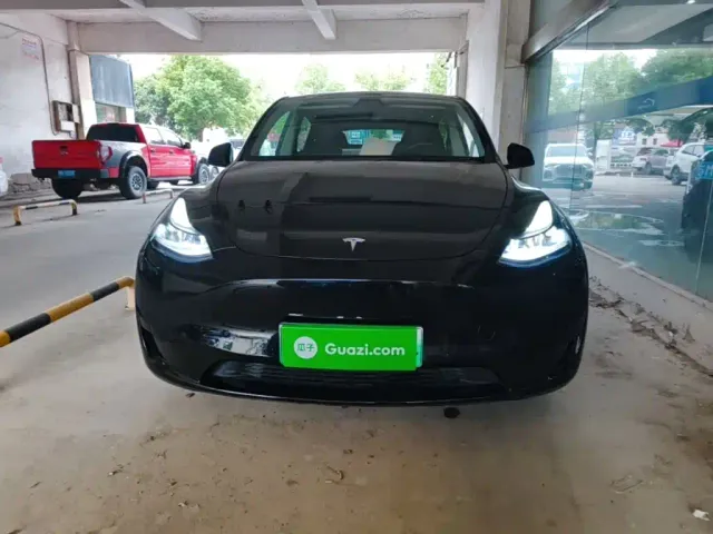 Tesla Model Y — Фото автомобиля 2