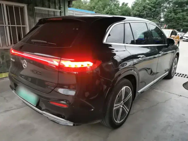 Mercedes-Benz EQS SUV — Фото автомобиля 6