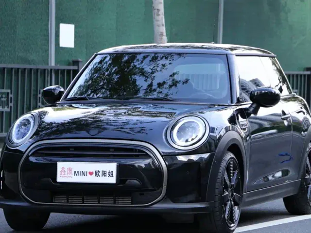 Фотография автомобиля — MINI Hatch