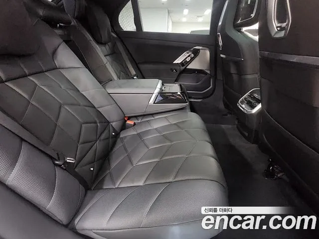 BMW 7 Series G70 — Фото автомобиля 19