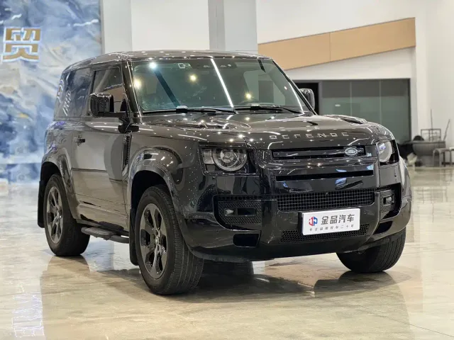 Land Rover Defender — Фото автомобиля 3