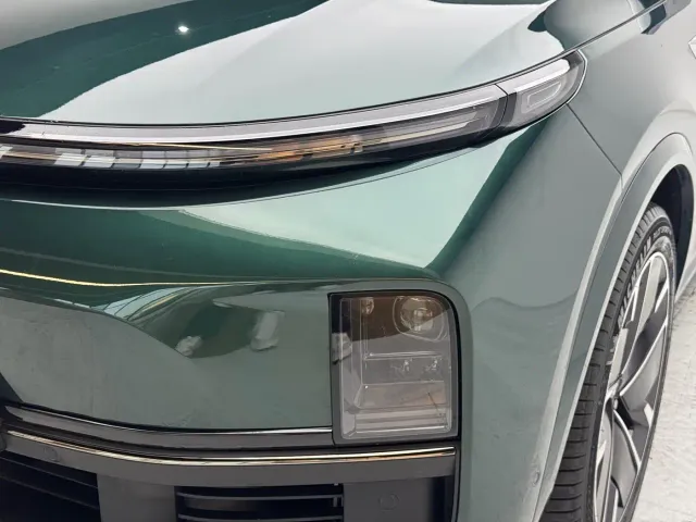 Li Auto L8 — Фото автомобиля 14