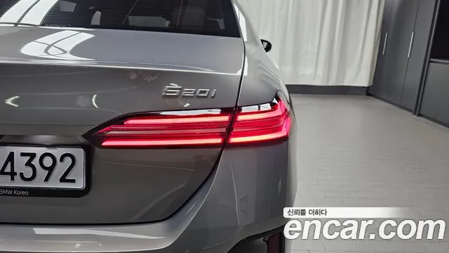 BMW 5-Series — Фото автомобиля 21