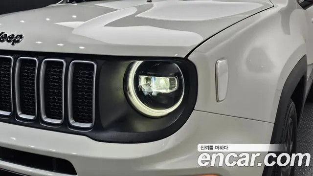 Jeep Renegade — Фото автомобиля 19