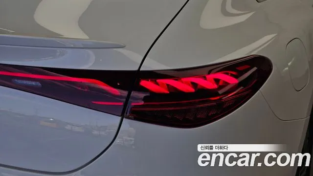 Mercedes-Benz EQE V295 — Фото автомобиля 8