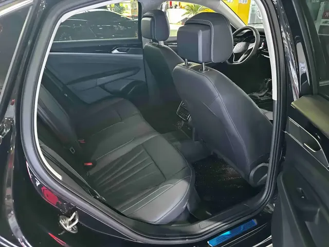Volkswagen Passat — Фото автомобиля 19