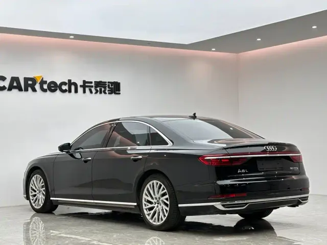 Audi A8 — Фото автомобиля 3