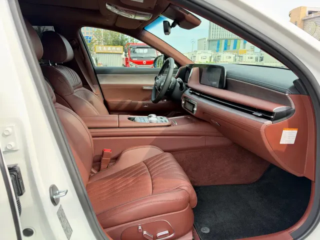 Genesis G90 — Фото автомобиля 13