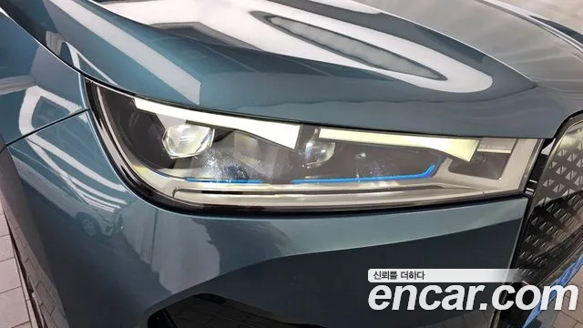 BMW iX — Фото автомобиля 22