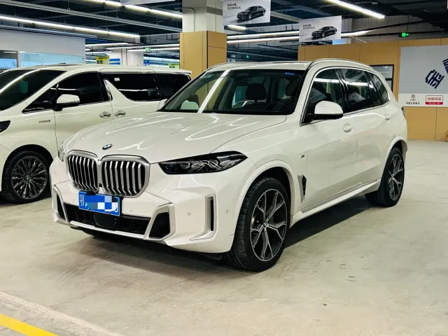 Фотография автомобиля — BMW X5