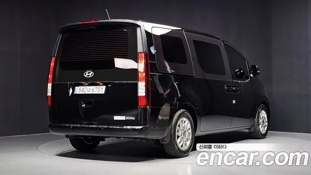 Hyundai Staria — Фото автомобиля 2