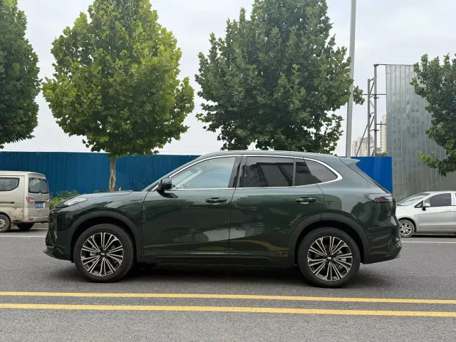 Geely Galaxy Starship 7 EM-i — Фото автомобиля 8