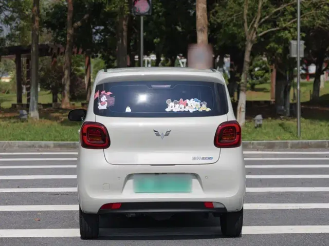 Wuling Hongguang Mini EV — Фото автомобиля 8