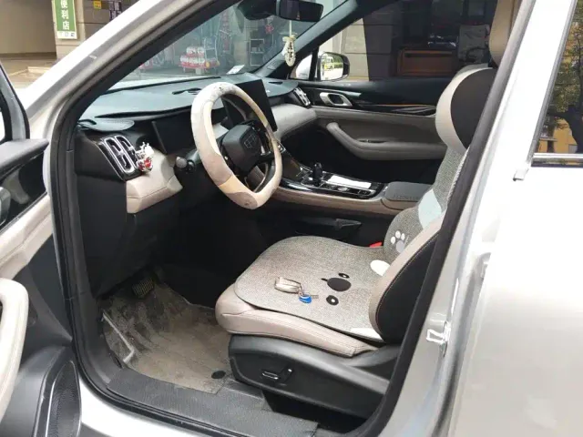 Geely Boyue L — Фото автомобиля 9