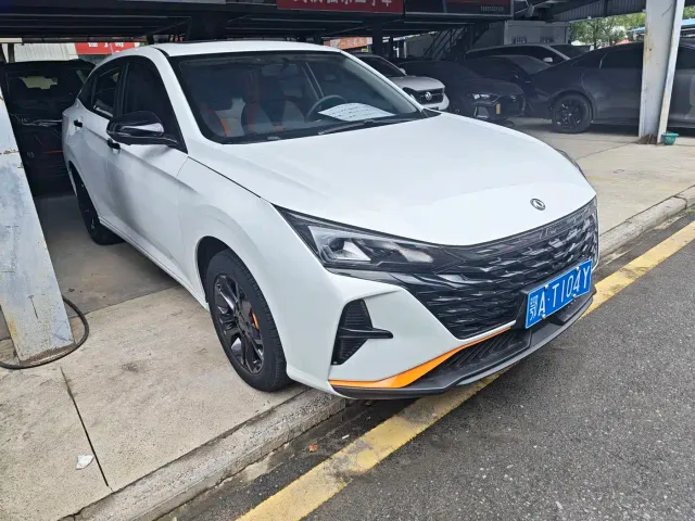 Dongfeng Yixuan — Фото автомобиля 3