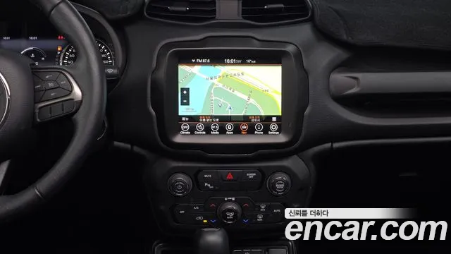 Jeep Renegade — Фото автомобиля 19