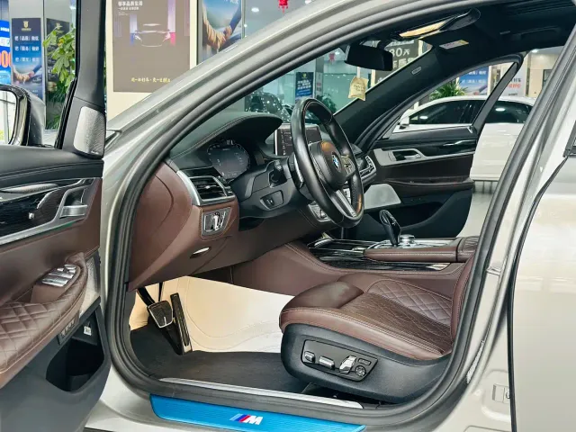 BMW 7 Series — Фото автомобиля 4